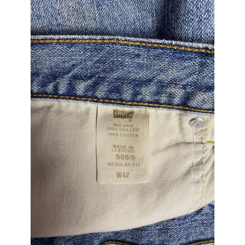 Levi 505 Jean shorts. Straight Fit, Blue Denim‎ Shorts, Size 42, 100% Cotton.